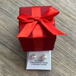 CULTURED FRESHWATER PEARL EARRINGS NWT